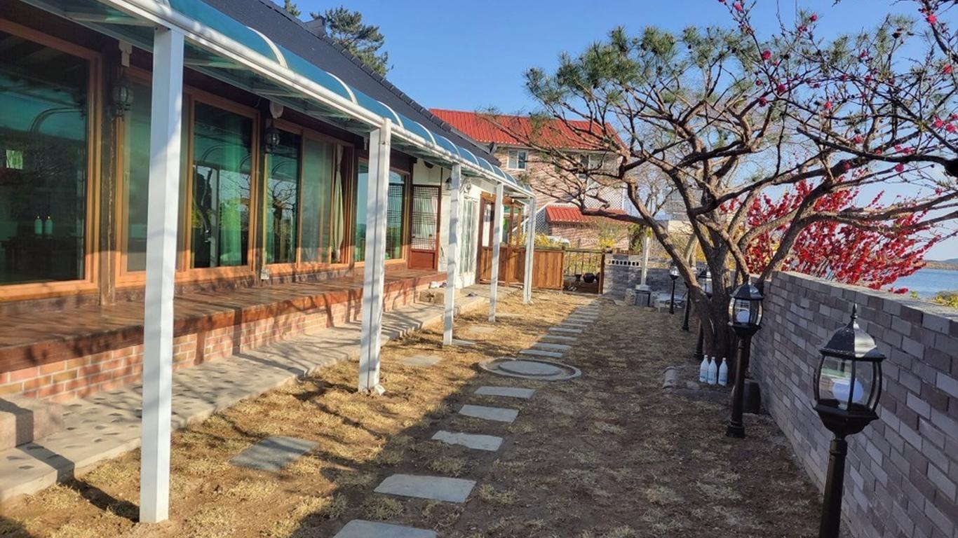 Gyeongju Thousand Year's Miso Pension