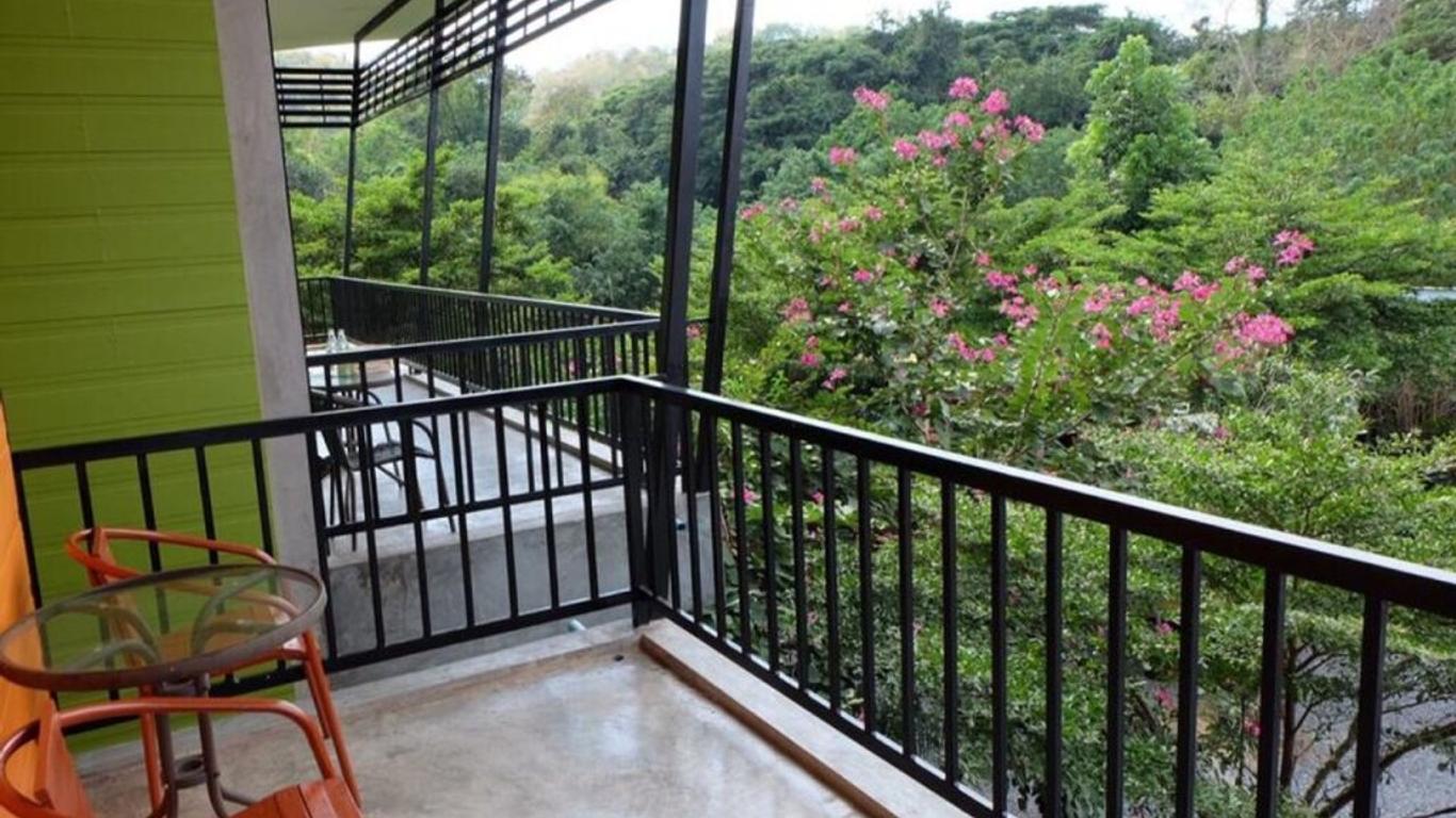 Baan Suan Rim Nam Pakchong Resort