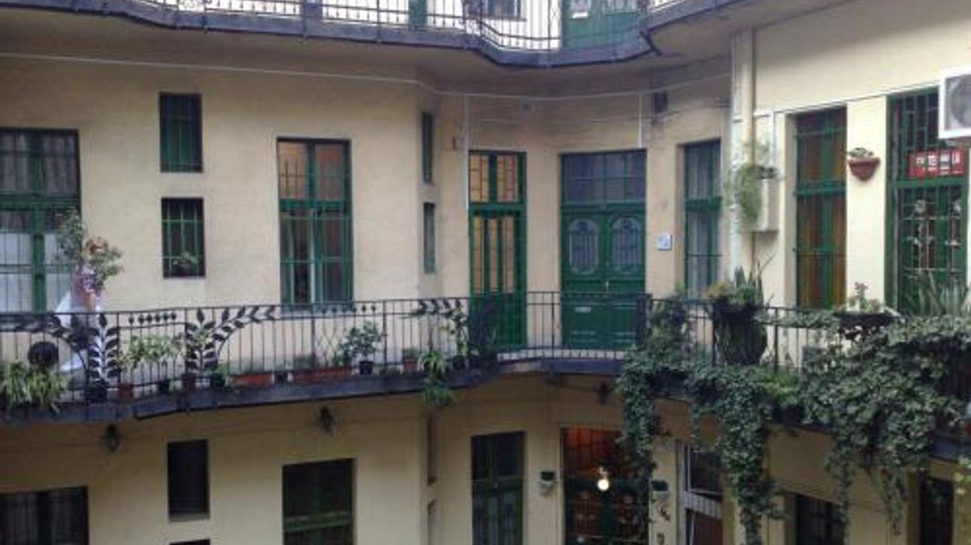'hotel30' ROOMS in the centrum -free garage parking