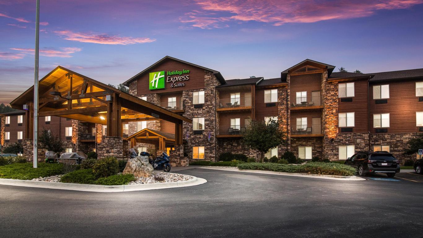 Holiday Inn Express & Suites Custer