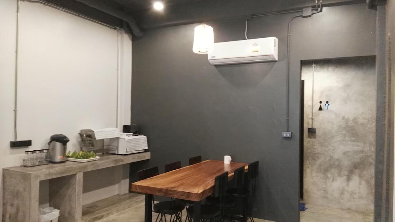Ekanek Hostel