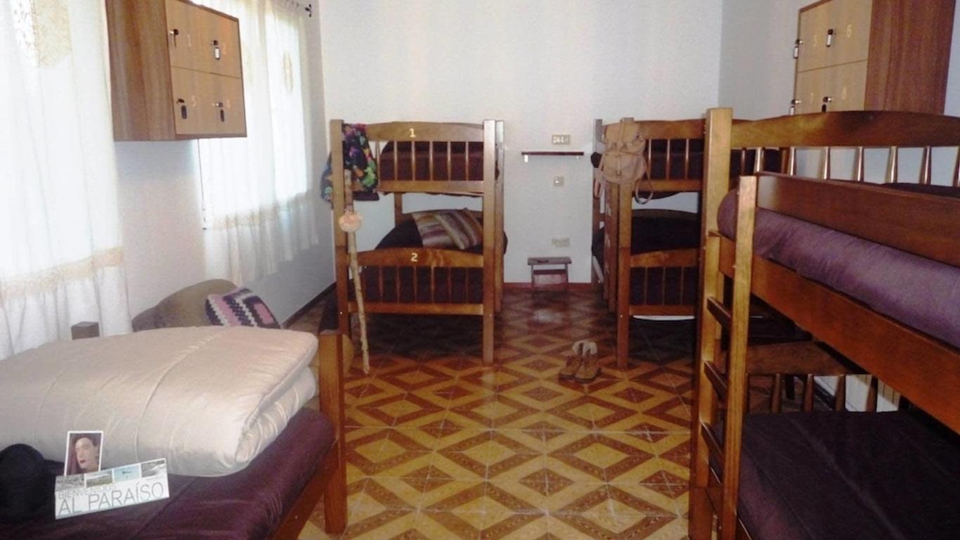 Albergue-Hostel Casa da Gandara