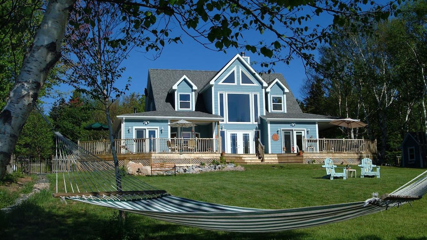 Sea Parrot Ocean View Manor