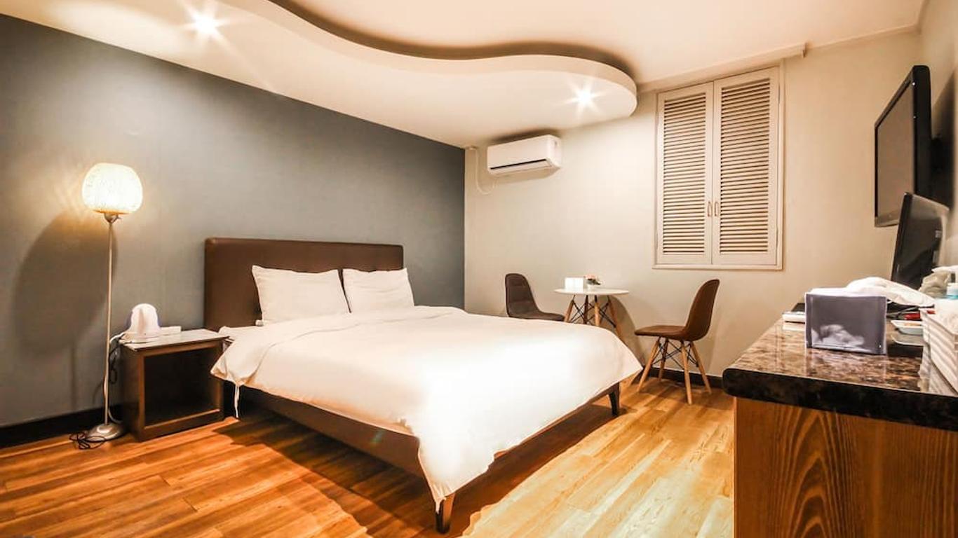 Awesome Hotel