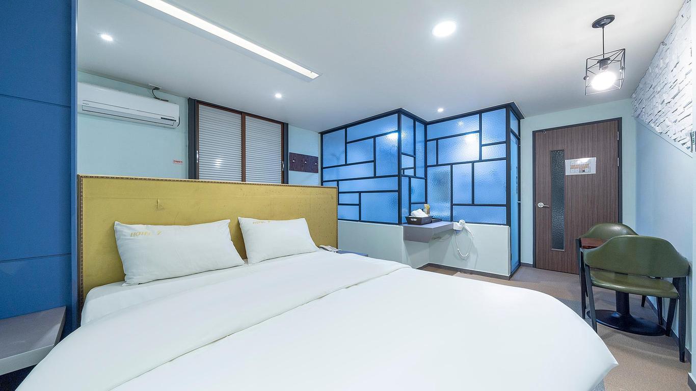 Hotel 7
