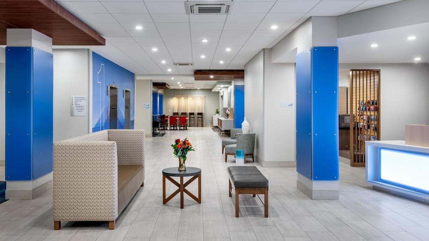 Holiday Inn Express & Suites Santa Ana - Orange County