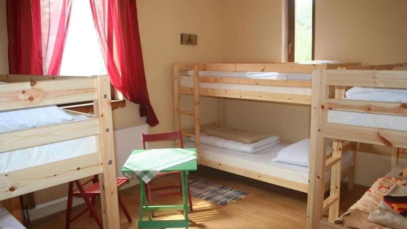 Hostel Flores