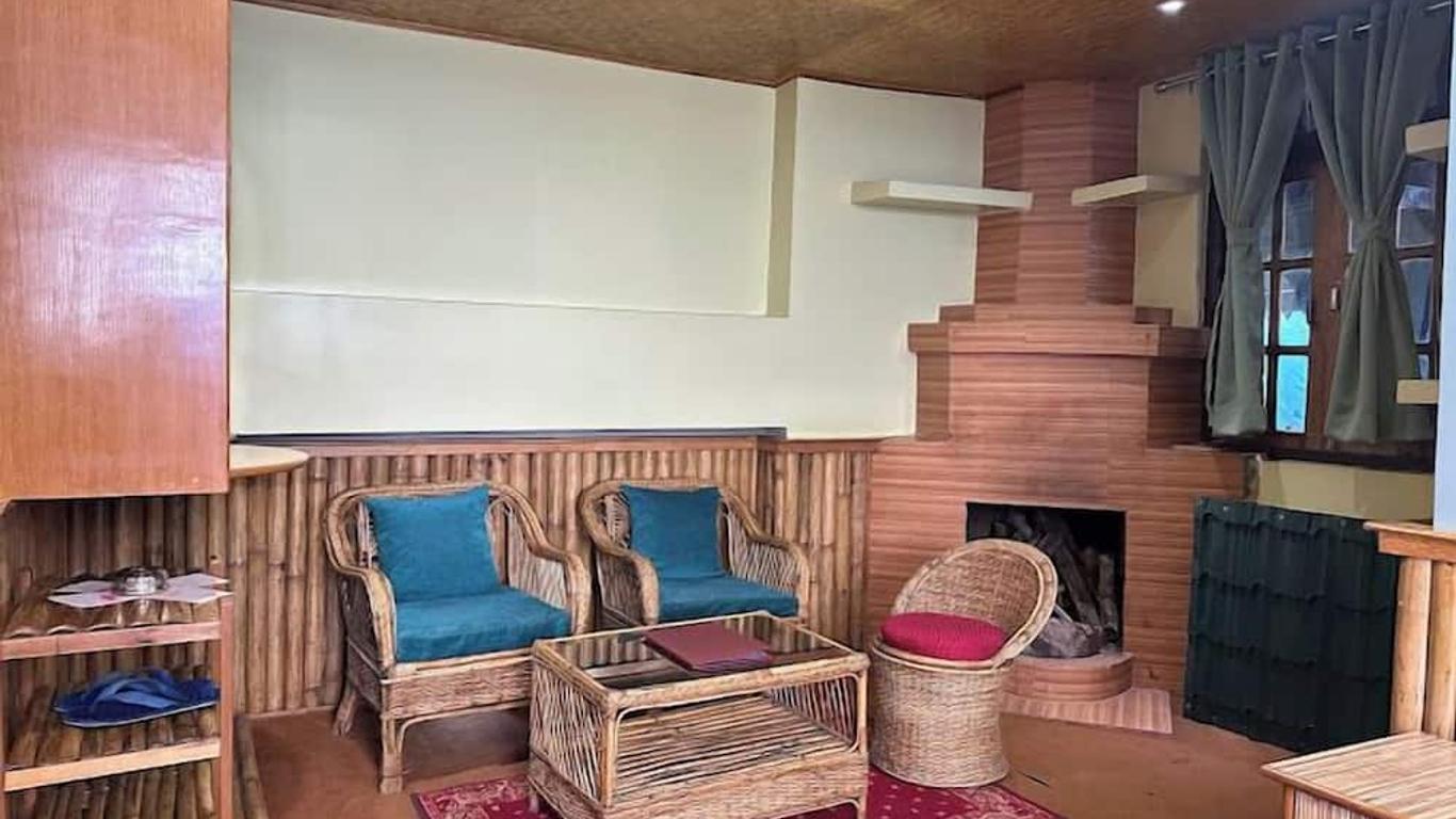 Hotel Ravongla Star