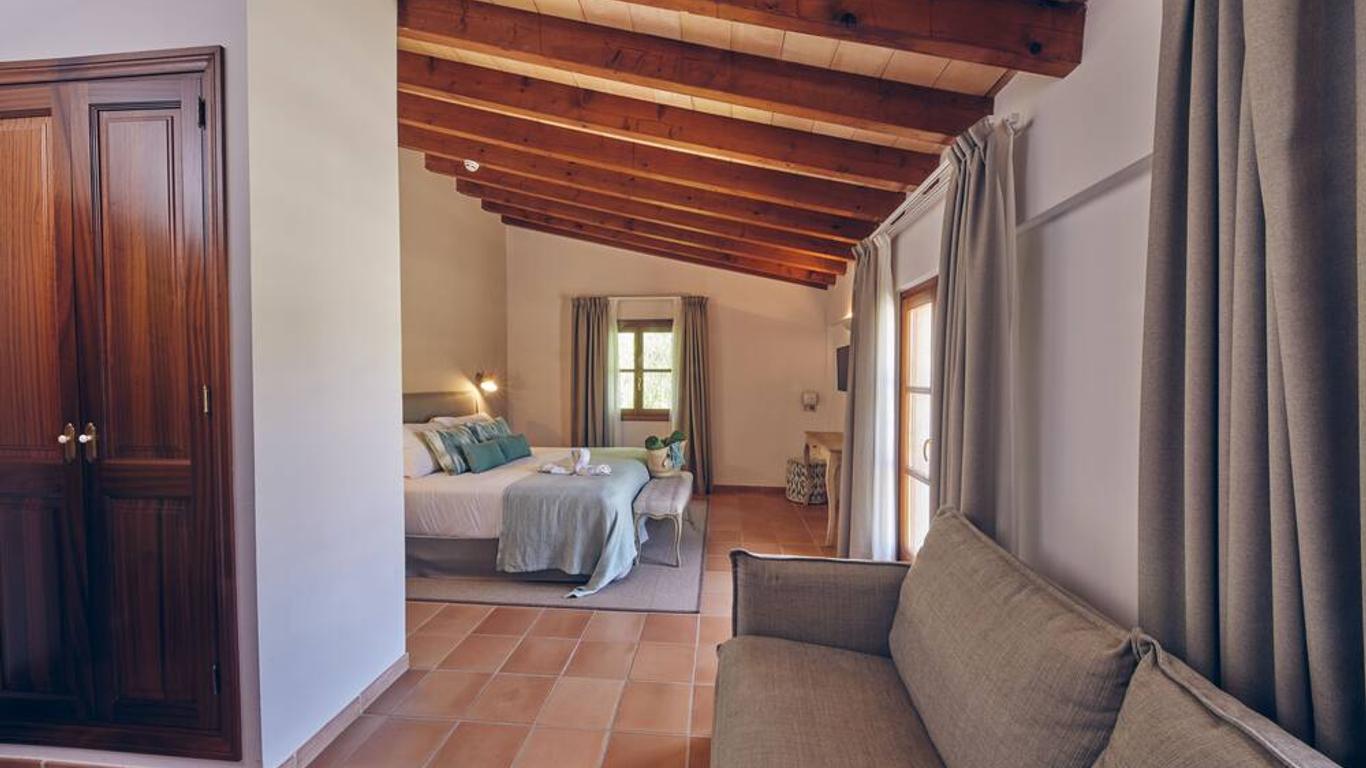 Hotel Rural Es Riquers