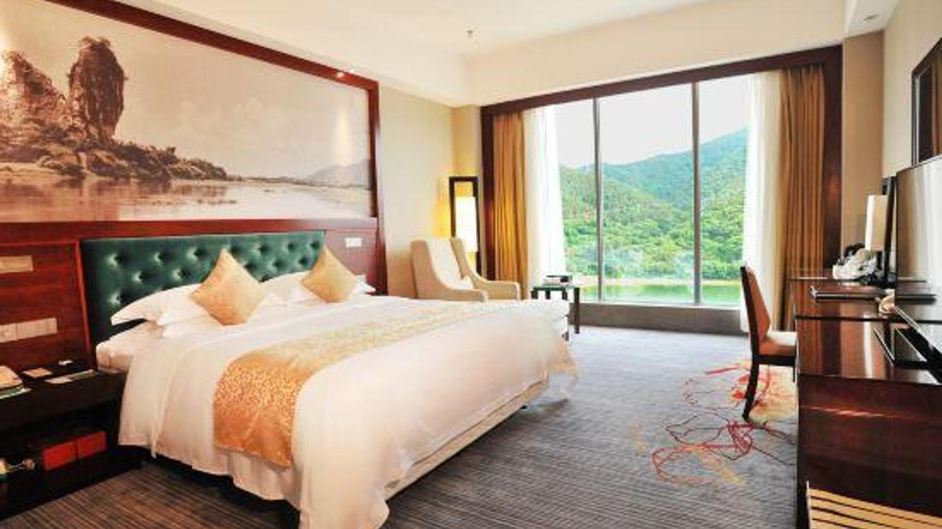 East Lake International Hotel