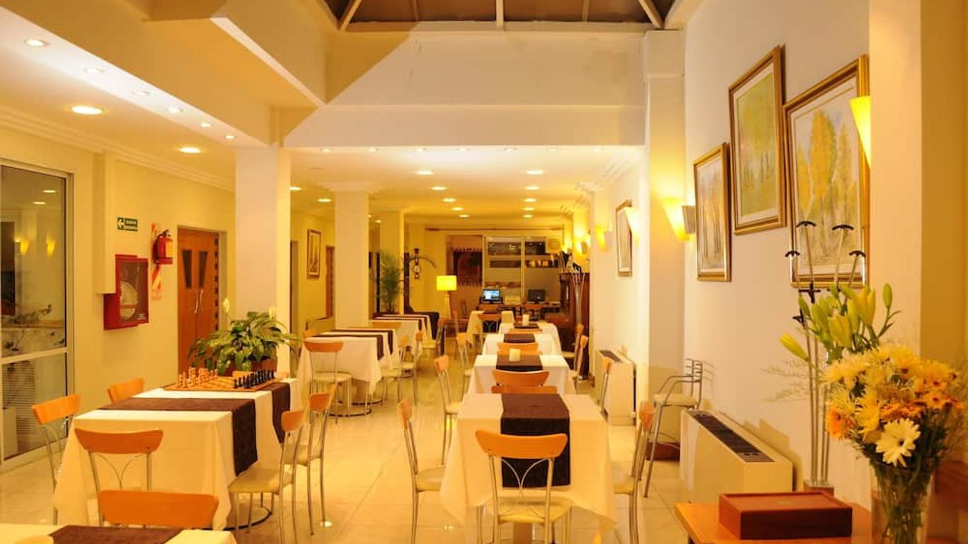 Parra Hotel & Suites