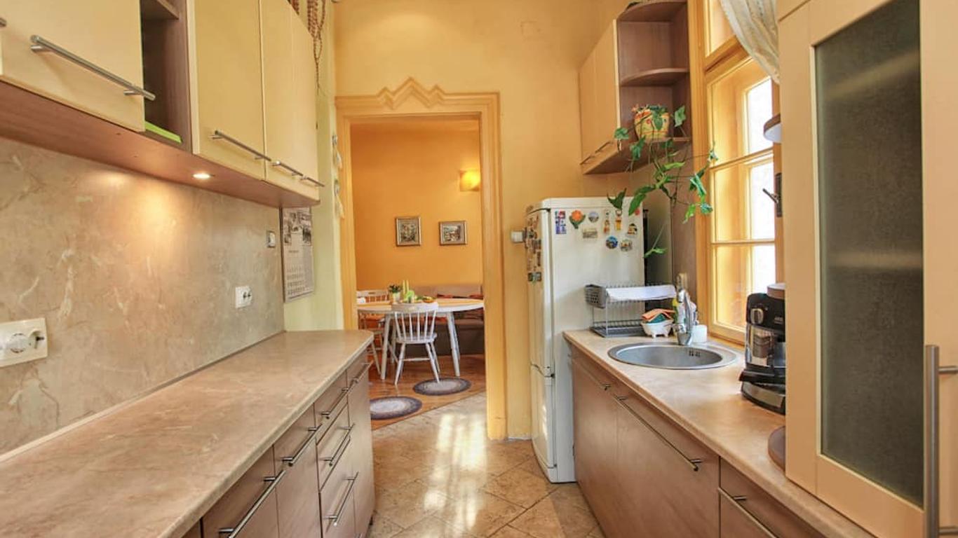 Tomovi Home - Three Bedrooms City Center