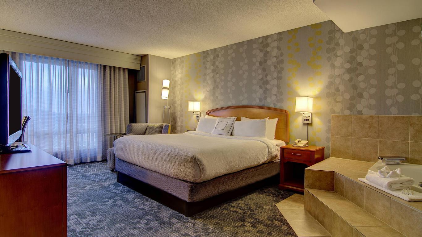 Courtyard by Marriott Tysons McLean