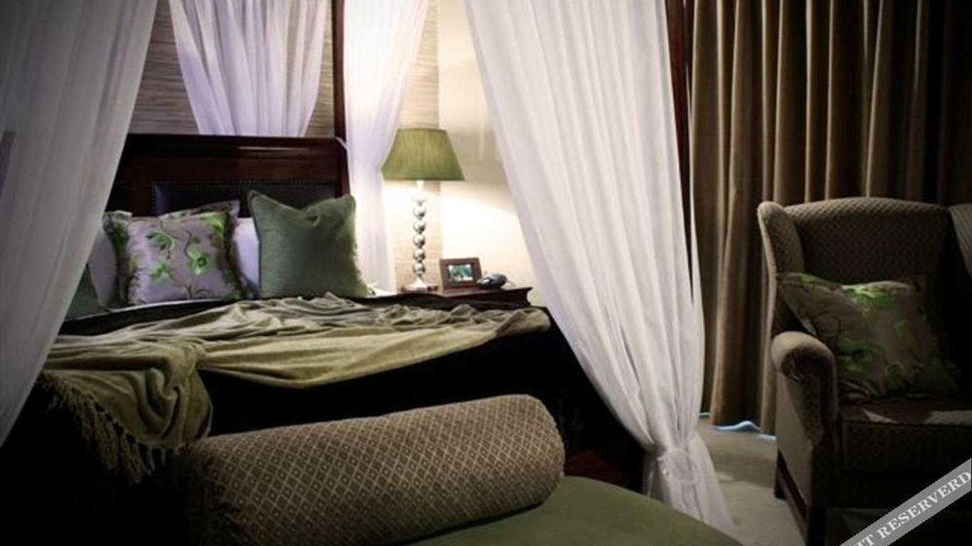 Waterford Manor
