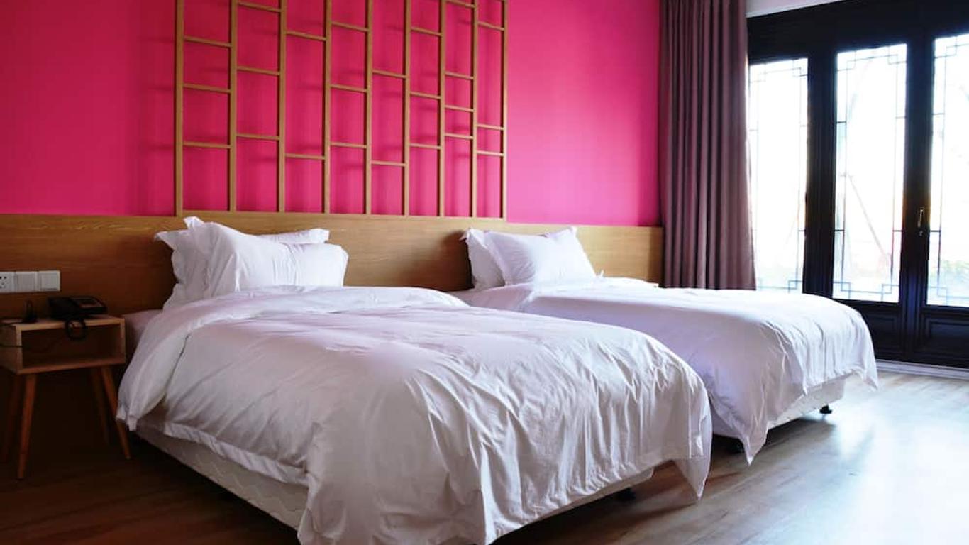 Carton King Hotel