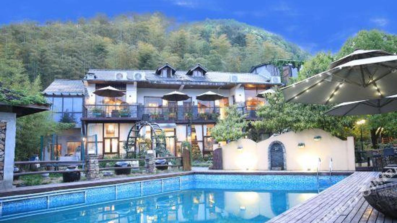 Moganshan Mountain Cat Inn