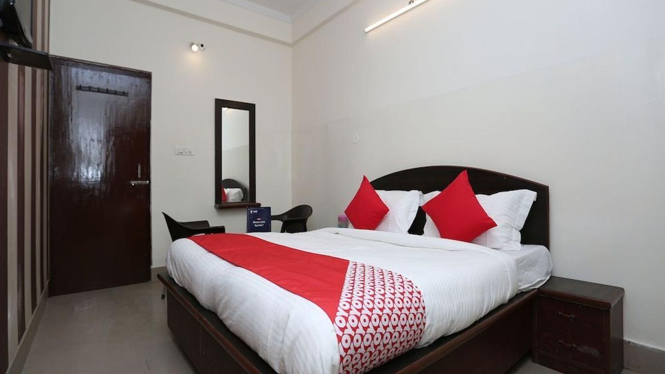 OYO 11623 Hotel Shiva Palace