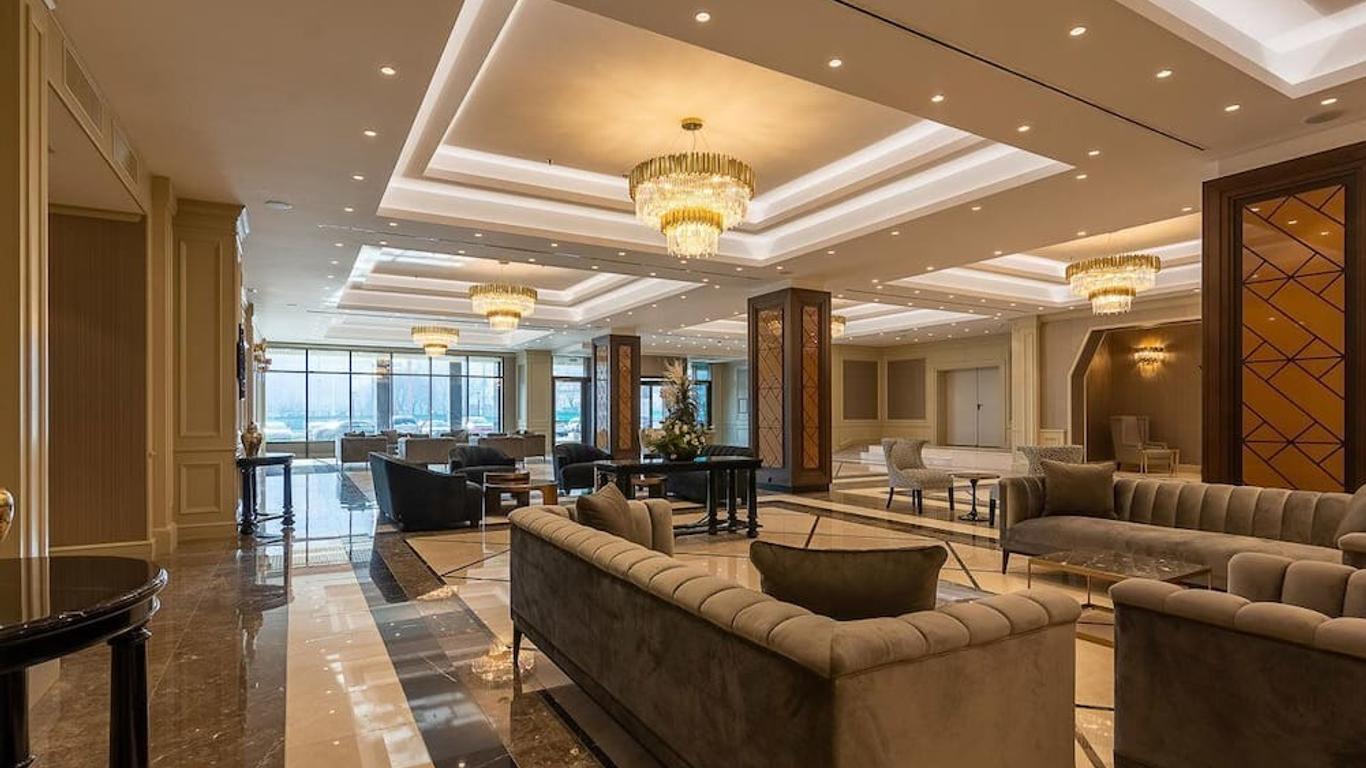 Astoria Grand Hotel