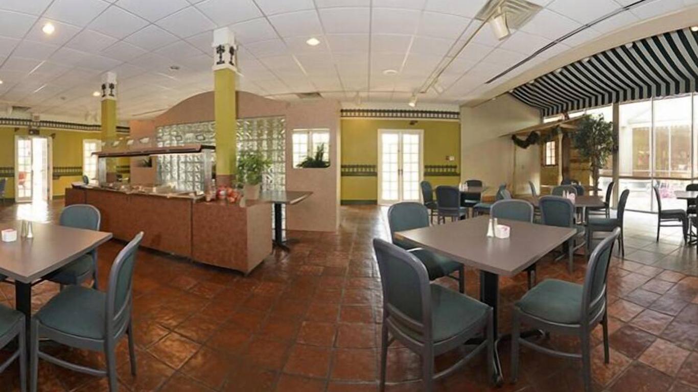 Motel 6 Laplace. La