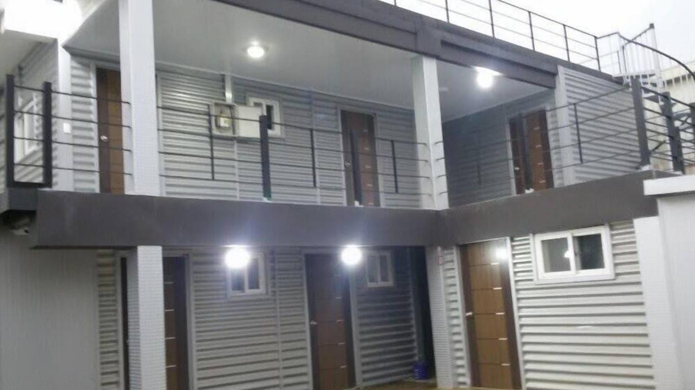 Ninano Guesthouse - Hostel