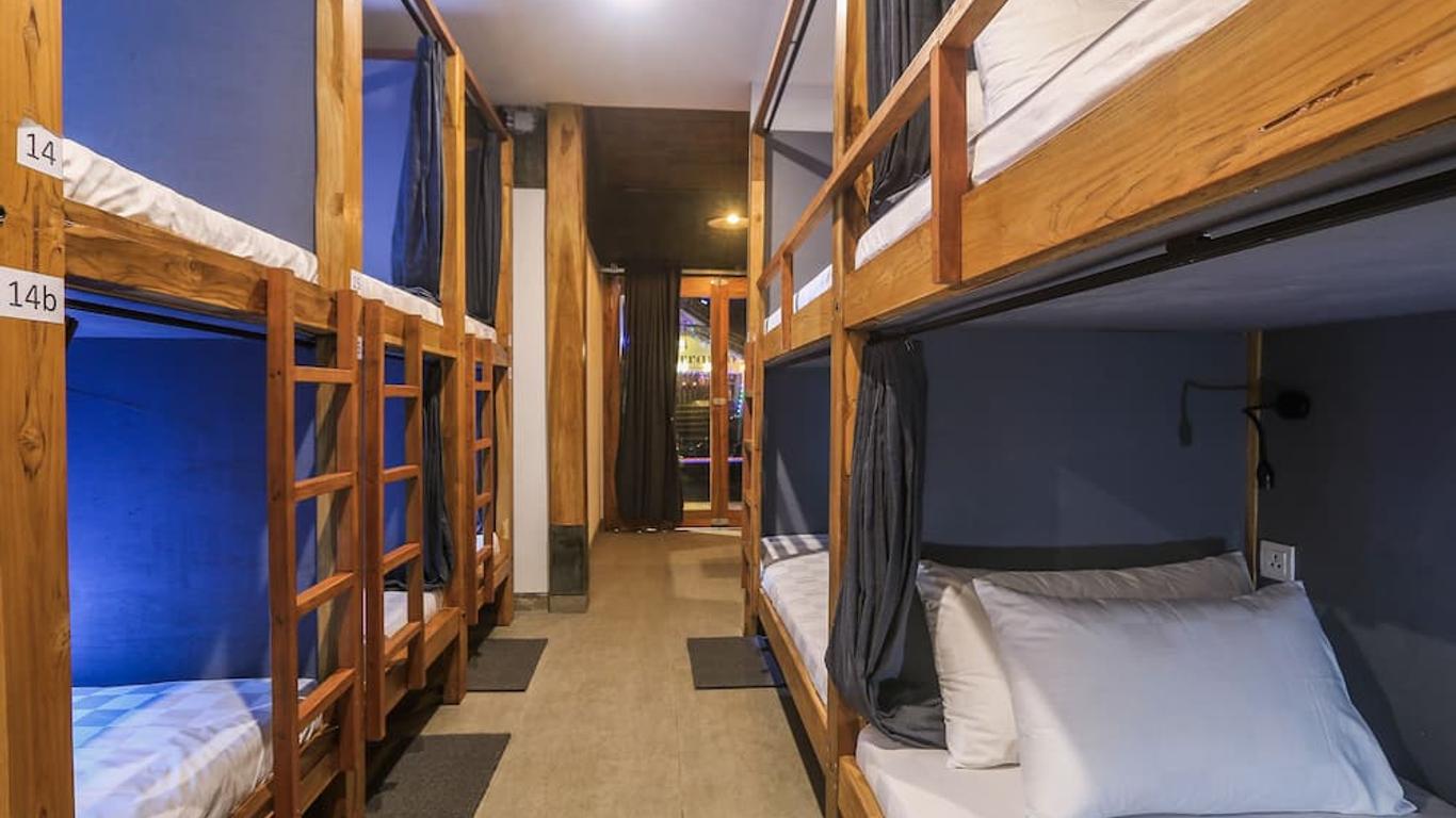 Green Hill Bed Station