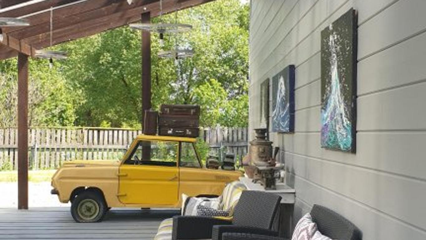 Guest House Gallery