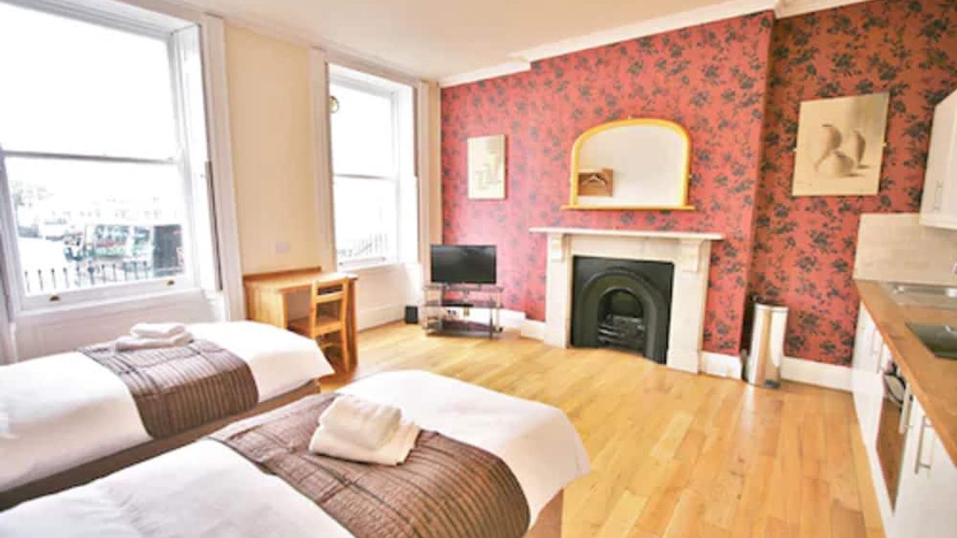 Central Studios Gloucester Place by Roomsbooked