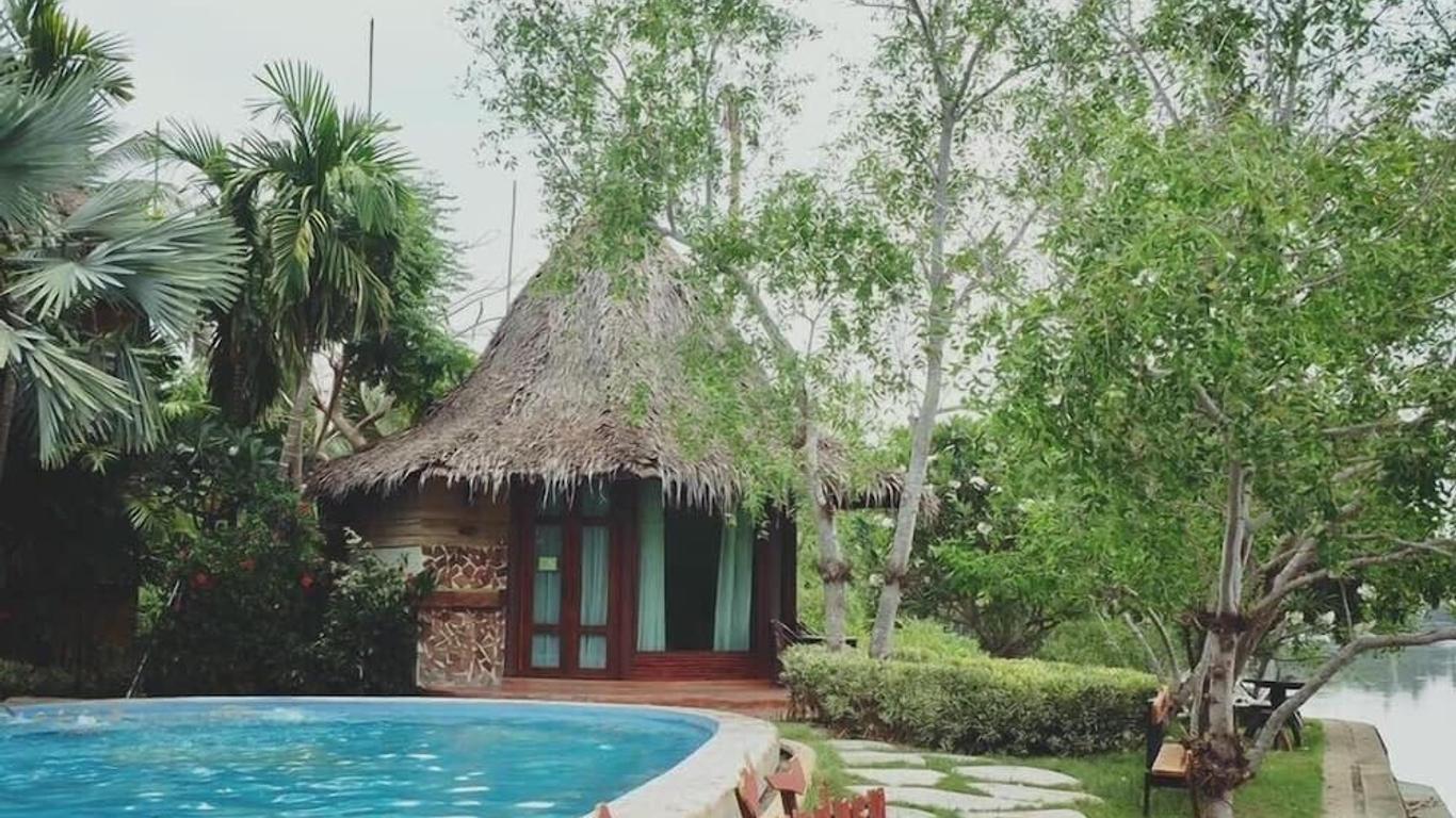 Amphawa Club Resort & Spa