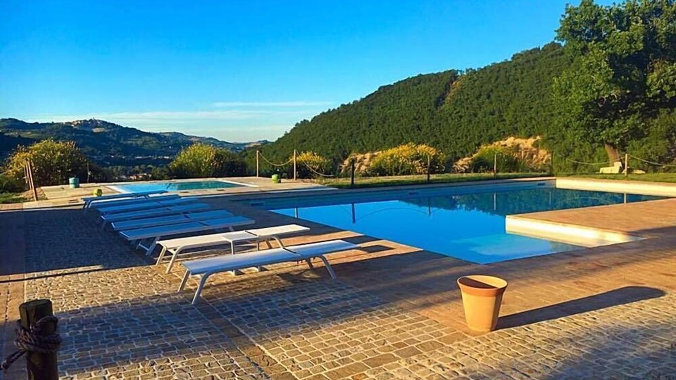 Amico Country House