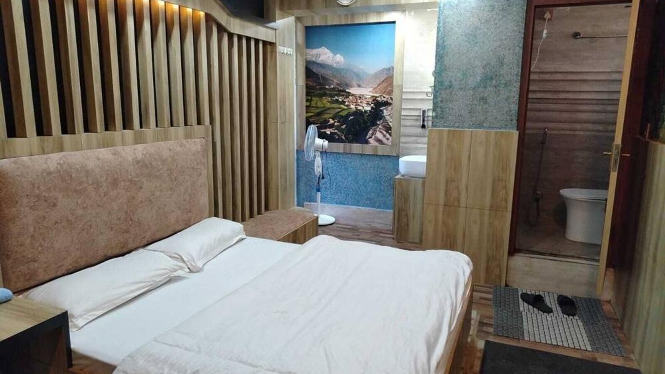 Sara's Backpackers Hotel
