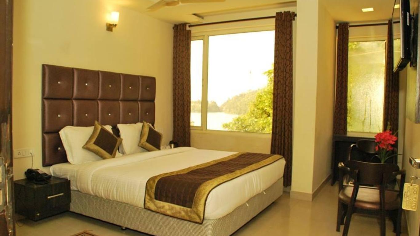 Royal Rosette Lake View Boutique Hotel