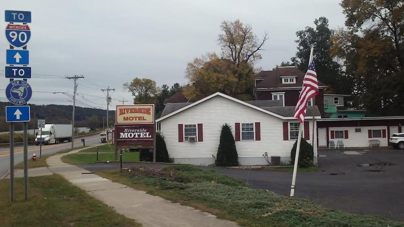 Riverside Motel