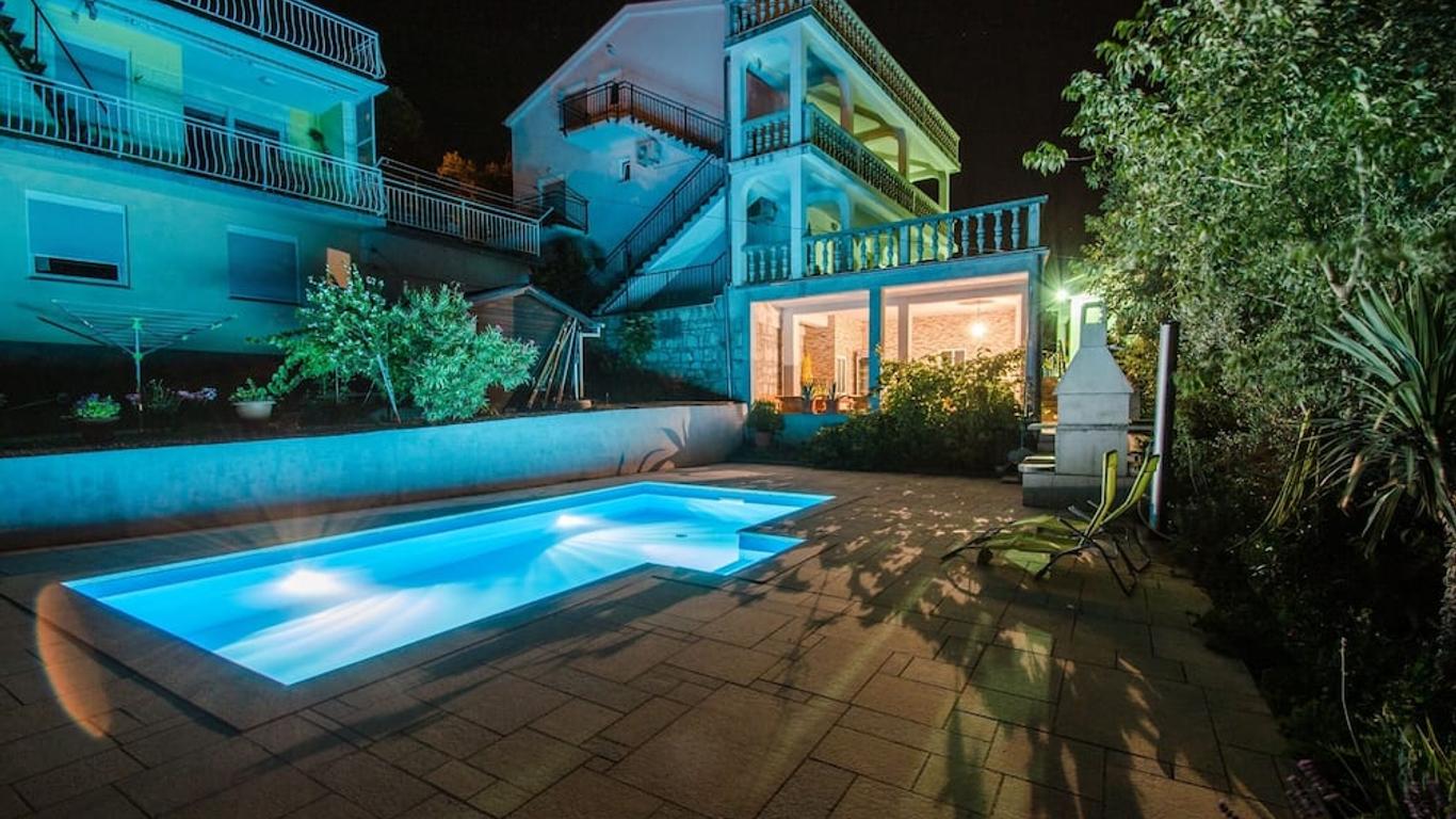 Apartments with a swimming pool Dramalj, Crikvenica - 5551