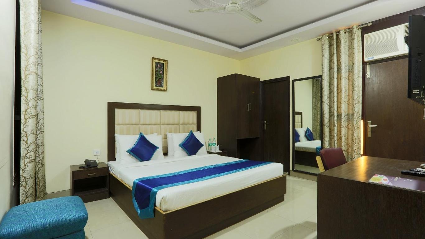 OYO 4184 Hotel The Rts
