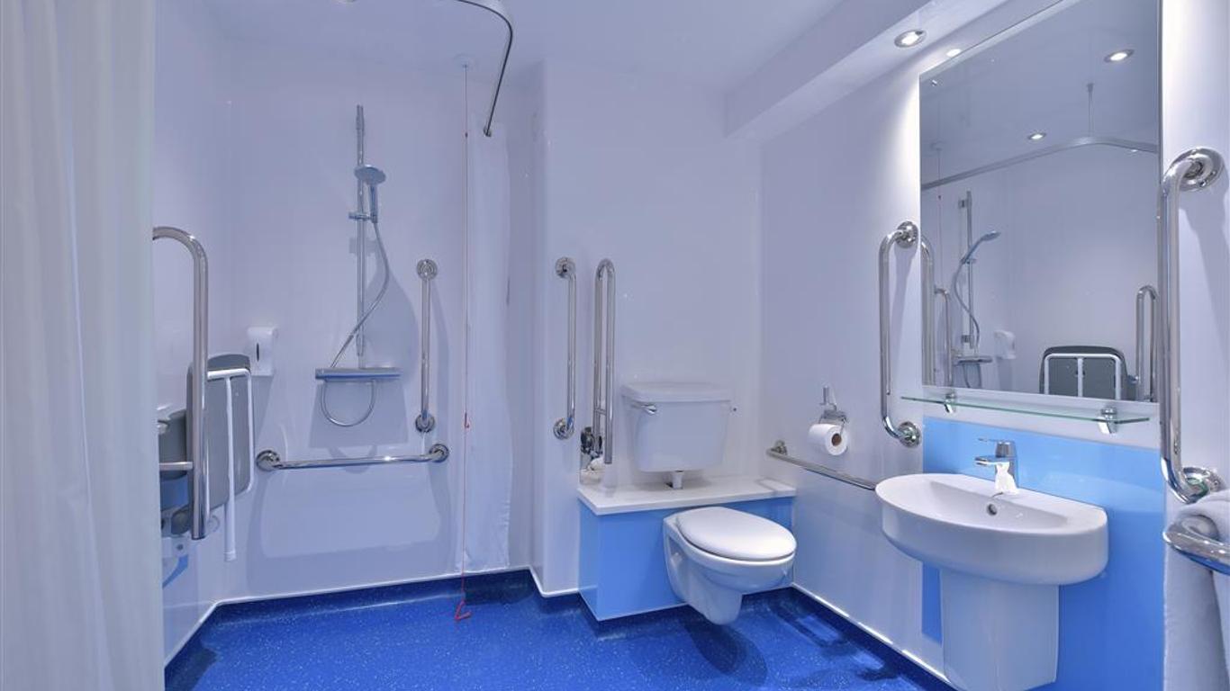 Travelodge Farnborough Central