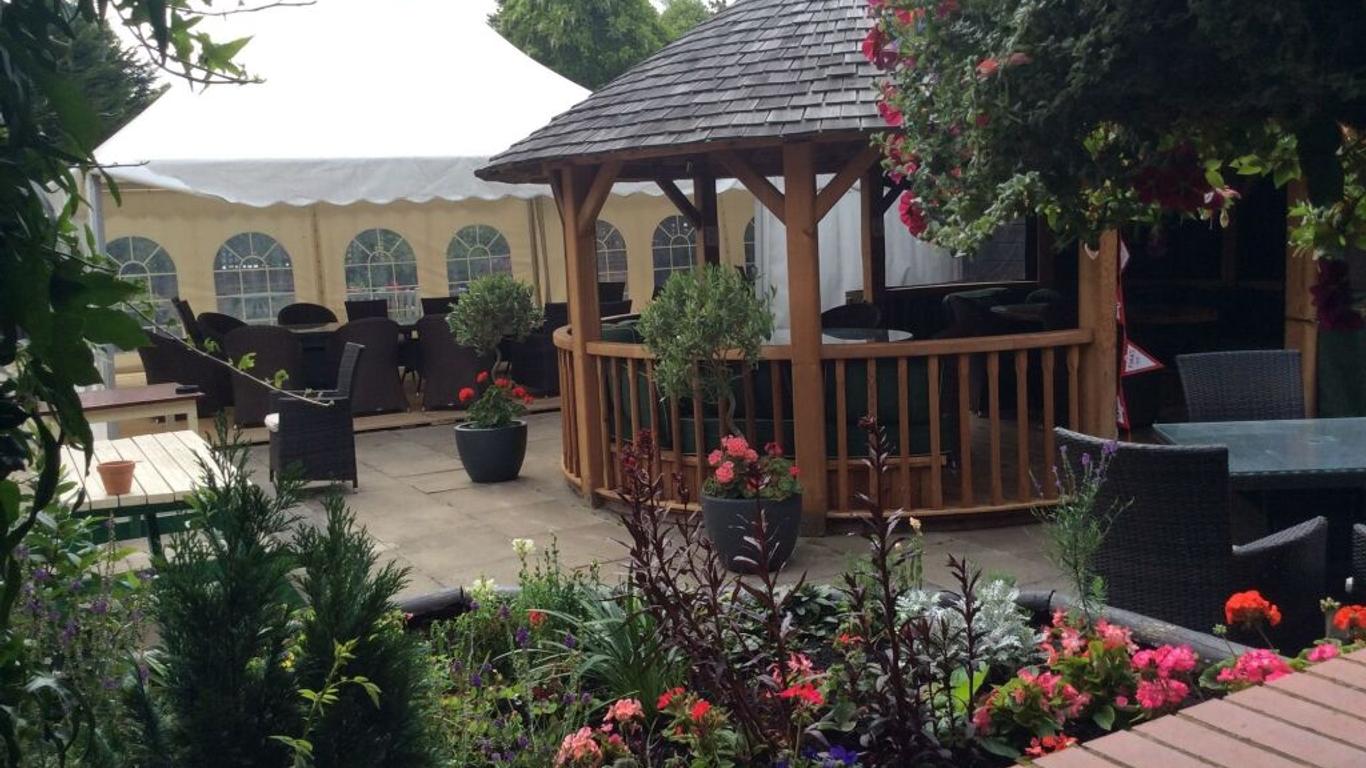 Lakeside Lodge