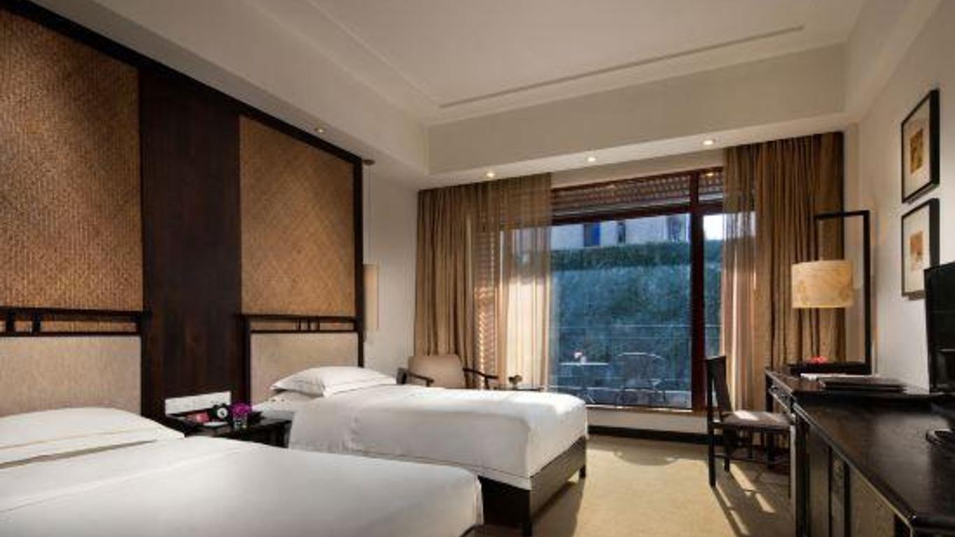Yunmeng Hotel