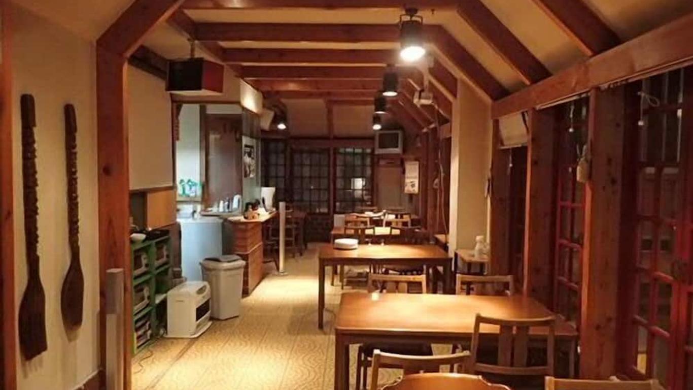 Hakuba Cortina Backpackers - Hostel