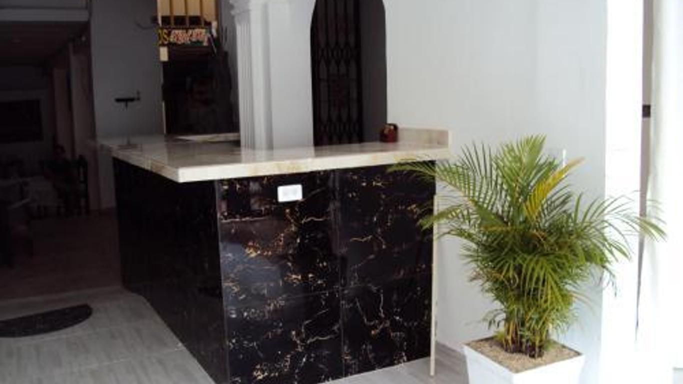 Hotel Plaza Confort Inn