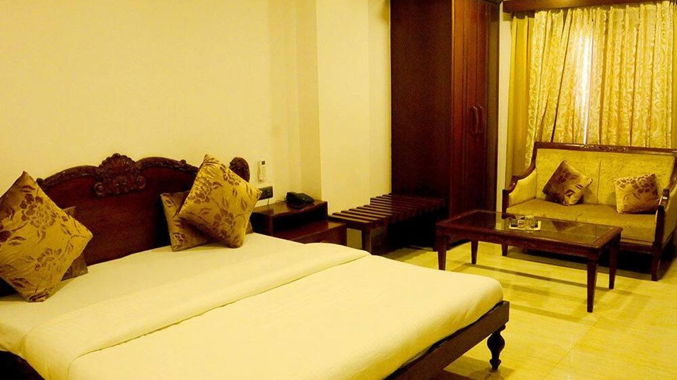 Hotel Ashray