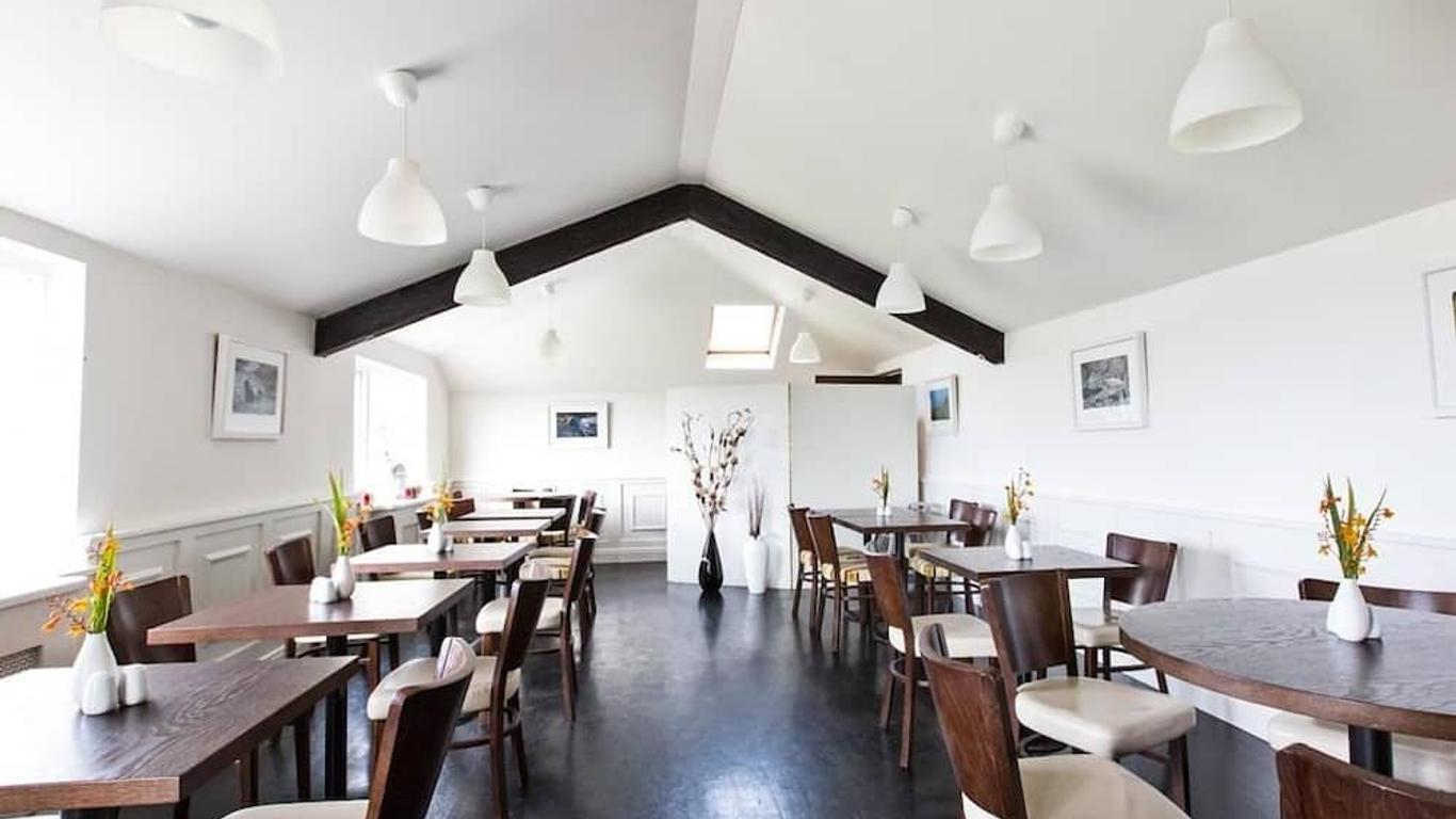 The Beach, Days Bar and B&B