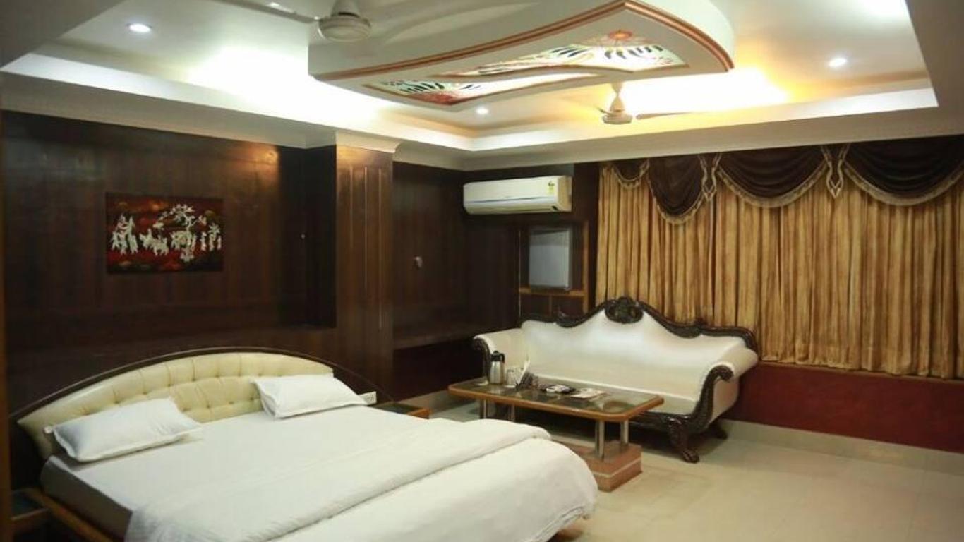 Hotel Raj Sheronz
