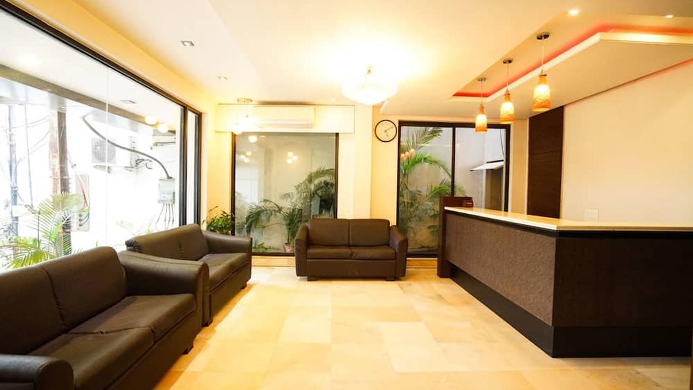 Hotel Aarya Inn