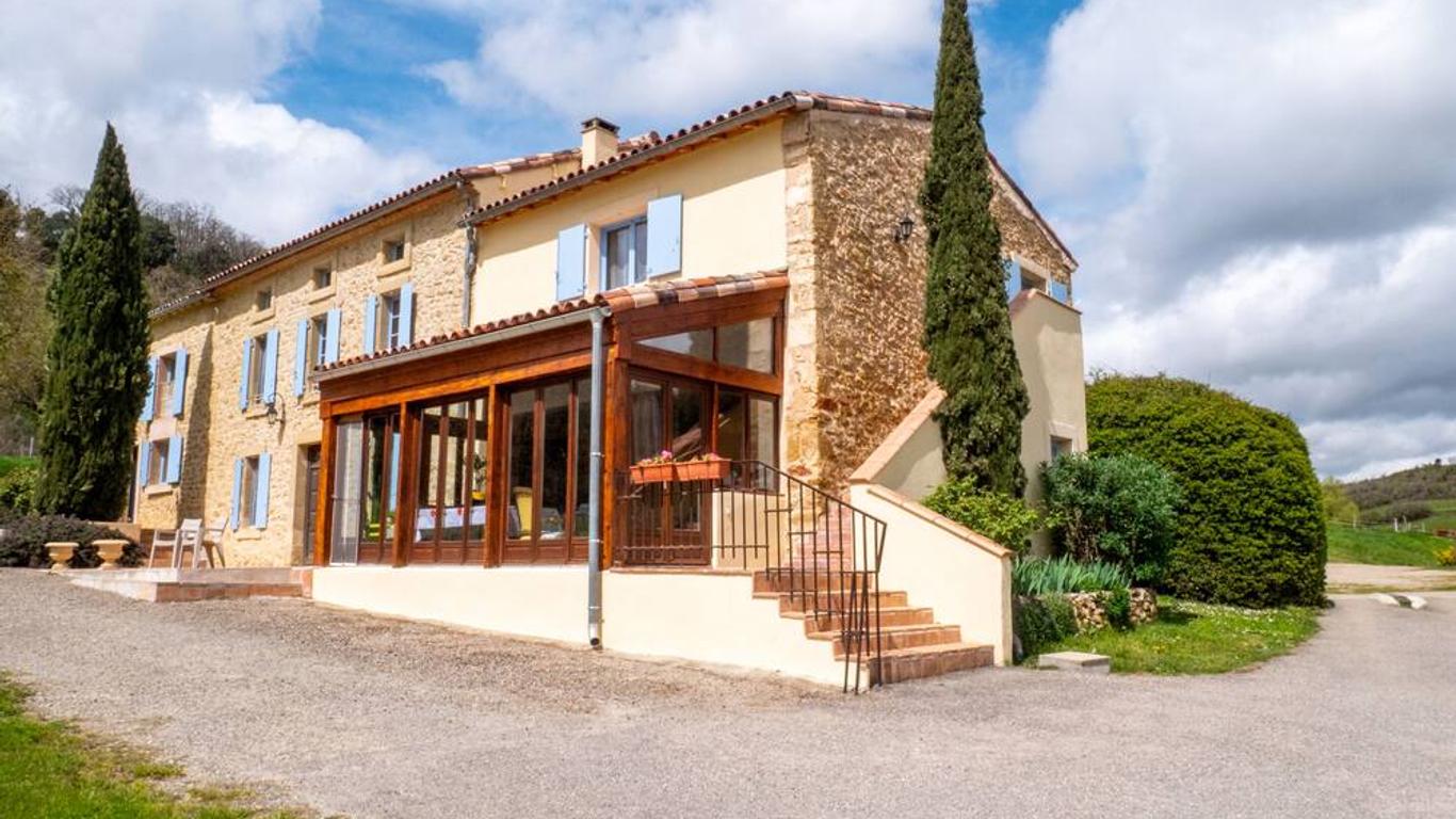 Gites et Roulottes au Domaine de la Trille