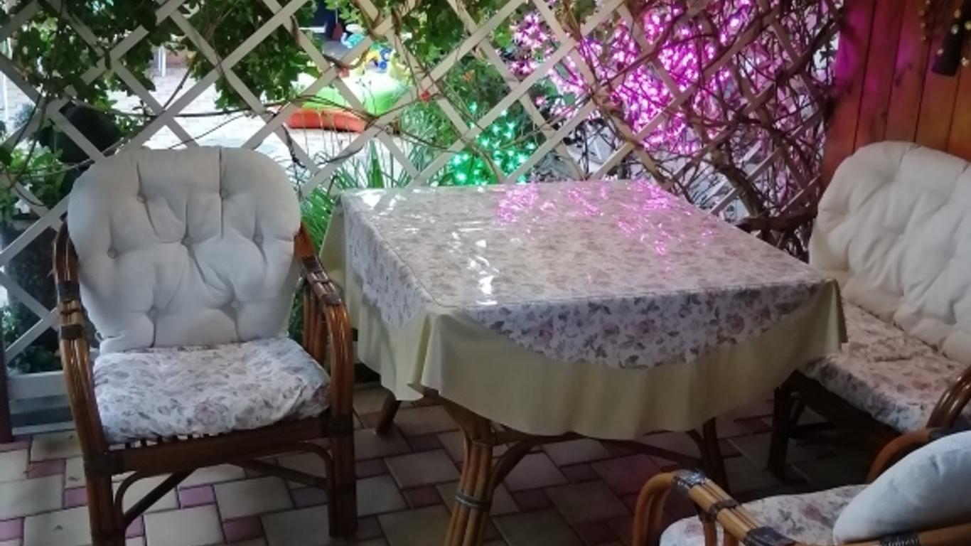 Na Rostovskoj 50 Guest House