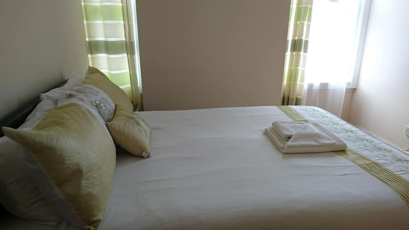 Dee Hotel