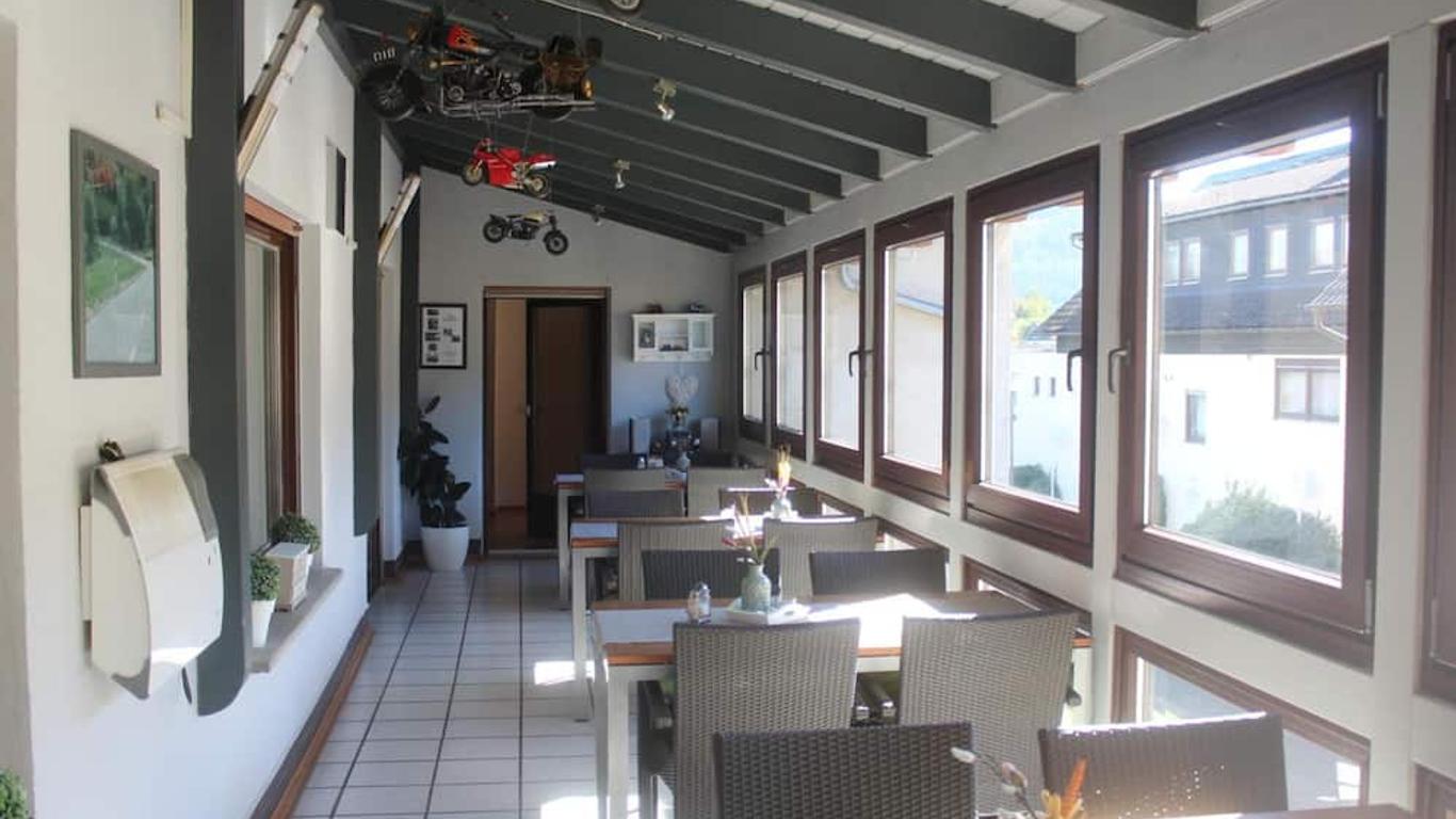 Landgasthof-Bikerhotel Arnold