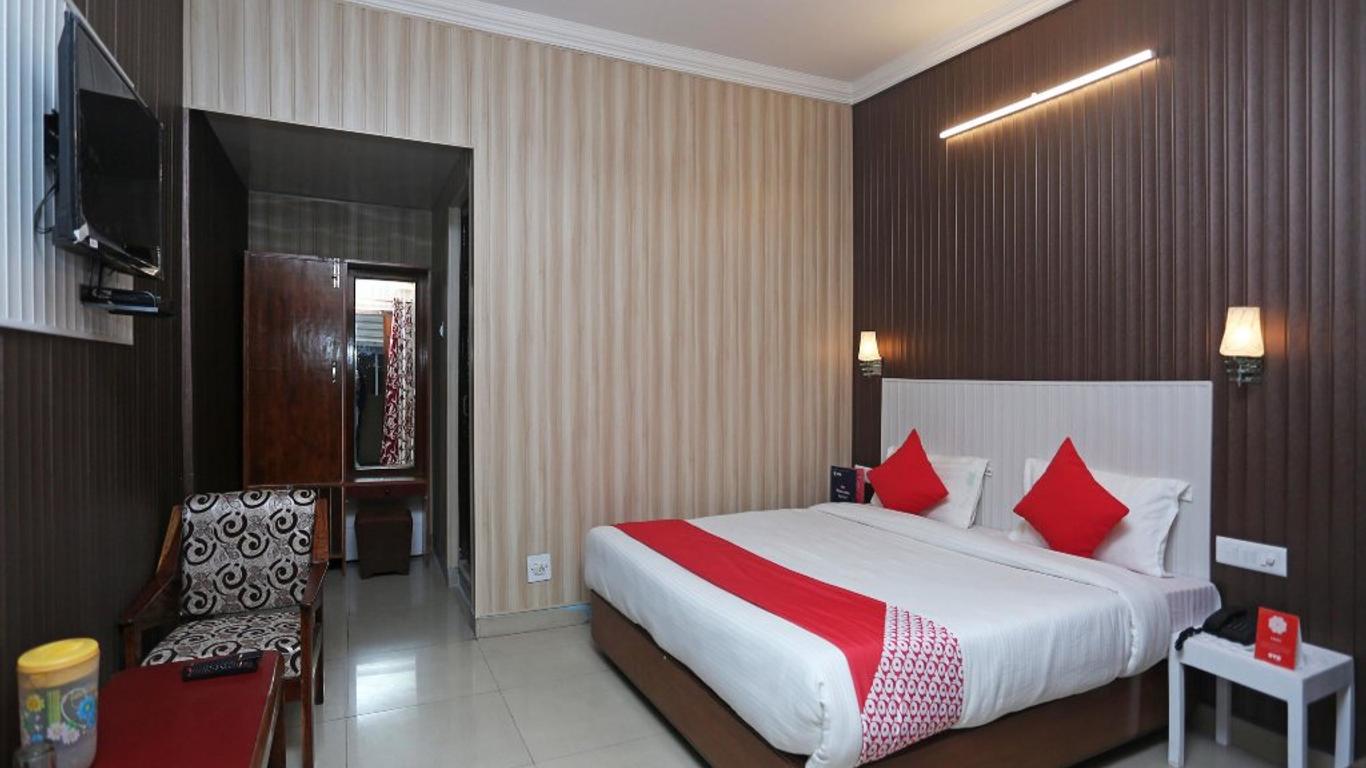 OYO 8714 Hotel Amar