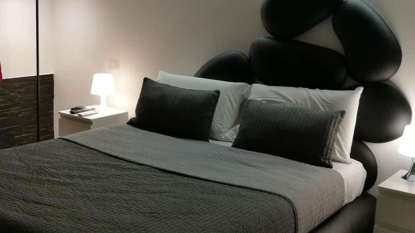Two Chic Guesthouse