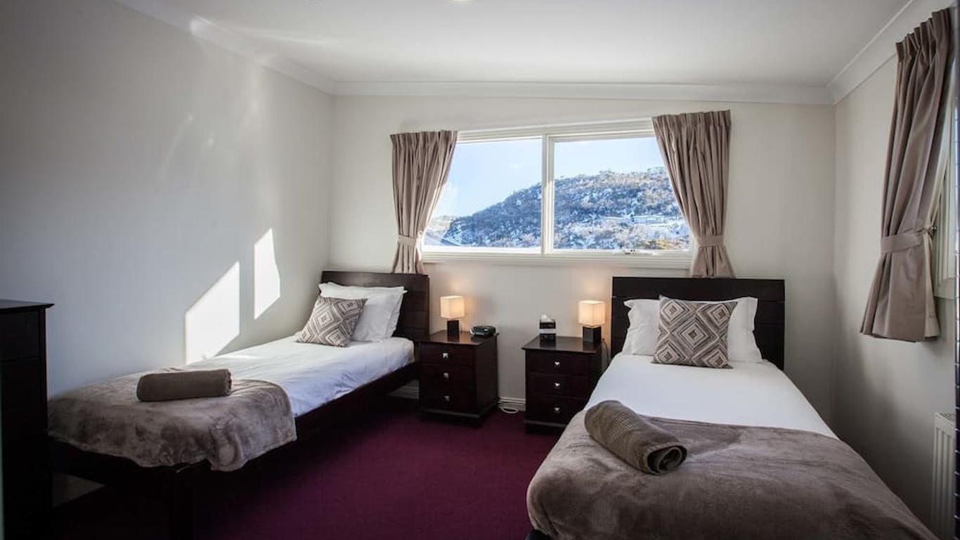 The Lions Lair Lodge